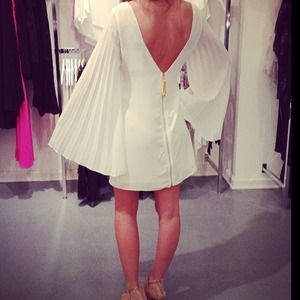 Bell sleeve zipper back dress