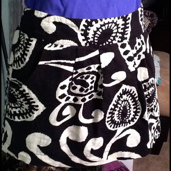 Tribal print mini skirt - Picture 3 of 3