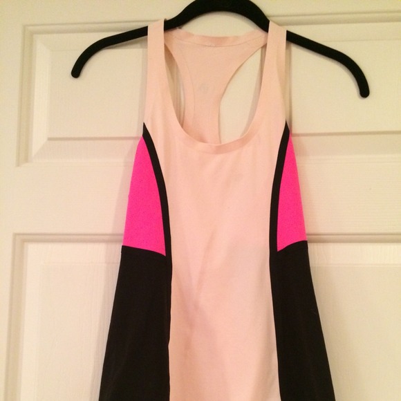 REDUCED $ - Lululemon colorblock tank