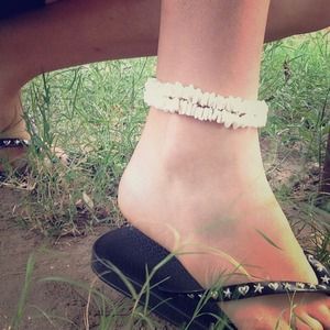 (Lowered price!) Cute beachy anklets 💕🌸🌊