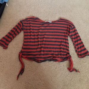 Stripped cropped tee with bows🎀🎀