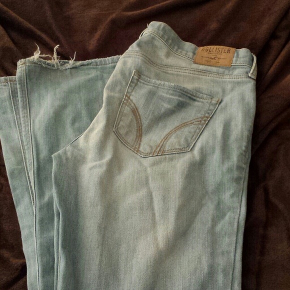 Light wash Hollister flared jeans
