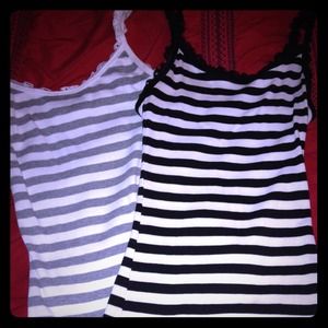 ❌SOLD❌2 guess tank tops size small