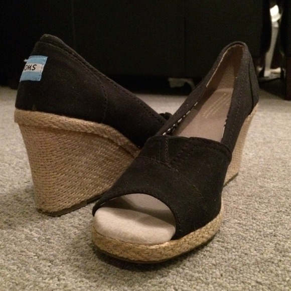 Black Toms wedge size 8