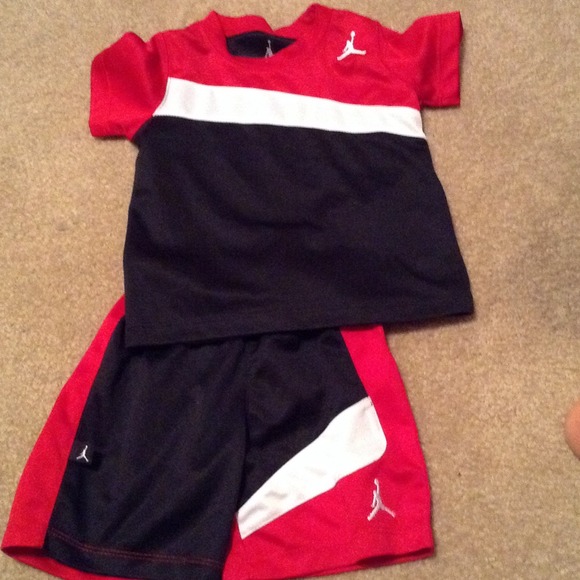 Nike 2pc toddler outfit