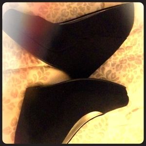 Black Wedges