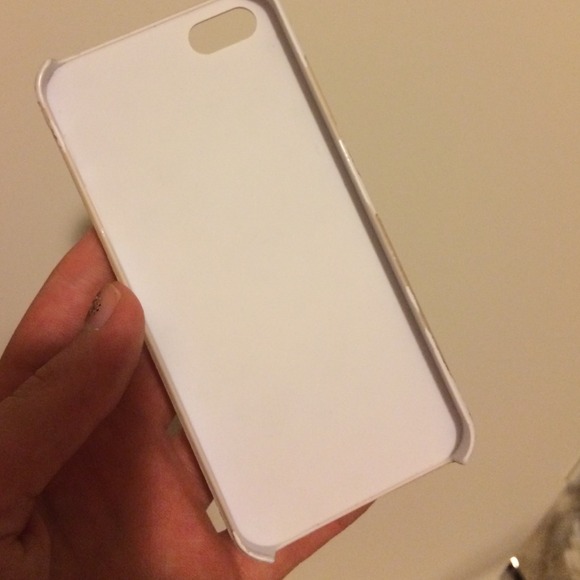 iPhone 5s case. - Picture 2 of 2