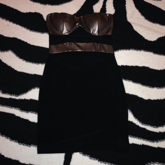 ⛔️SOLD⛔️ Little Black & Metalic Dress