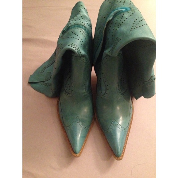 🚫SOLD🚫Leather cowboy boots