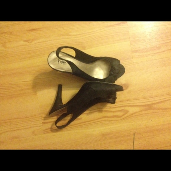 Black heels - Picture 1 of 3