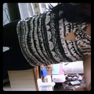 Tribal top