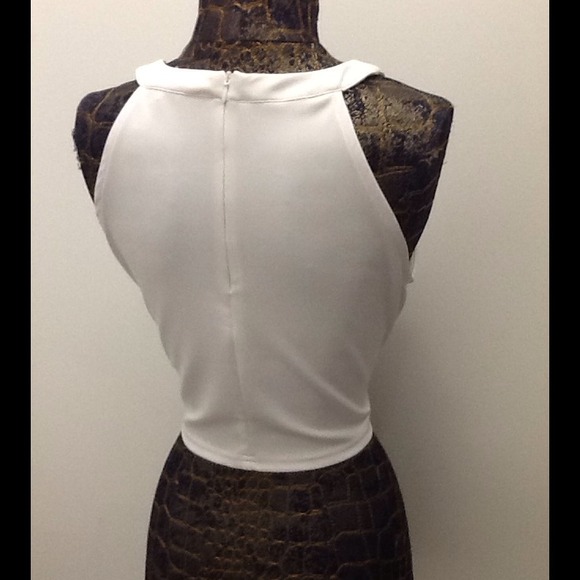 Modalistas White Crop Top - Picture 2 of 2