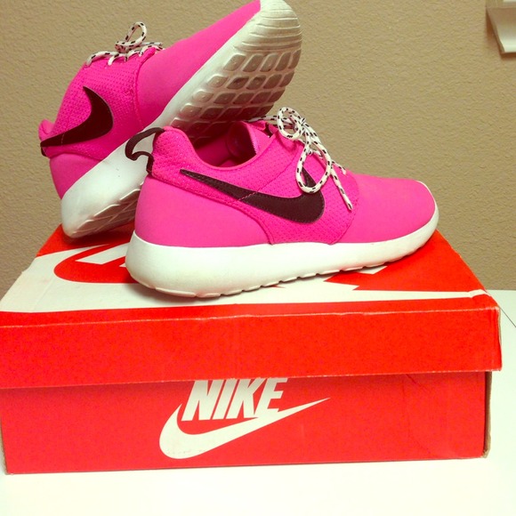 Nike roshe run.