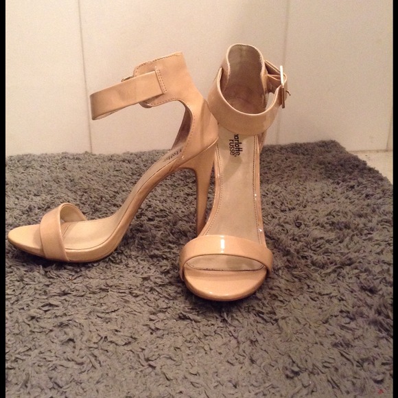 ❌SOLD IN BUNDLE❌ - Picture 2 of 4