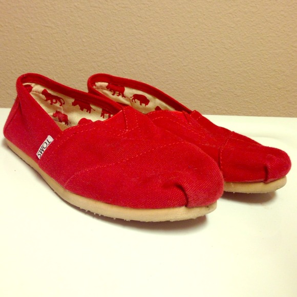 Toms.