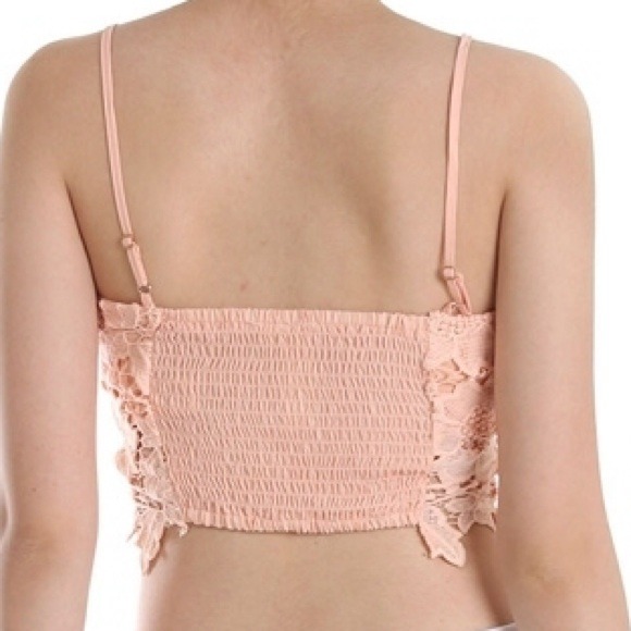 Peach crochet lace crop top NEW - Picture 3 of 4