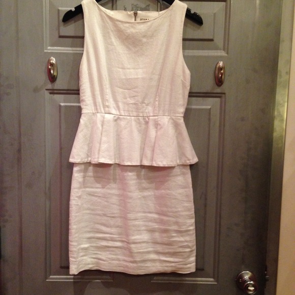 🎉SOLD🎉 Alice and Olivia White Dress