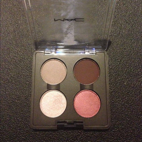 MAC Eyeshadow Palette Quad In Take Wing Eyes NEW