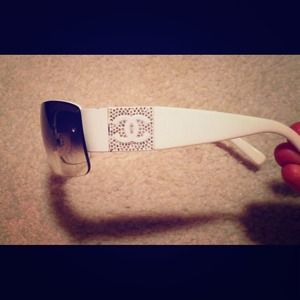 Chanel white sunglasses authentic Chanel white sunglasses authentic