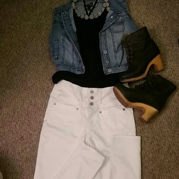 Almost Famous Pants - White high waisted jeans, new without tags, size 5