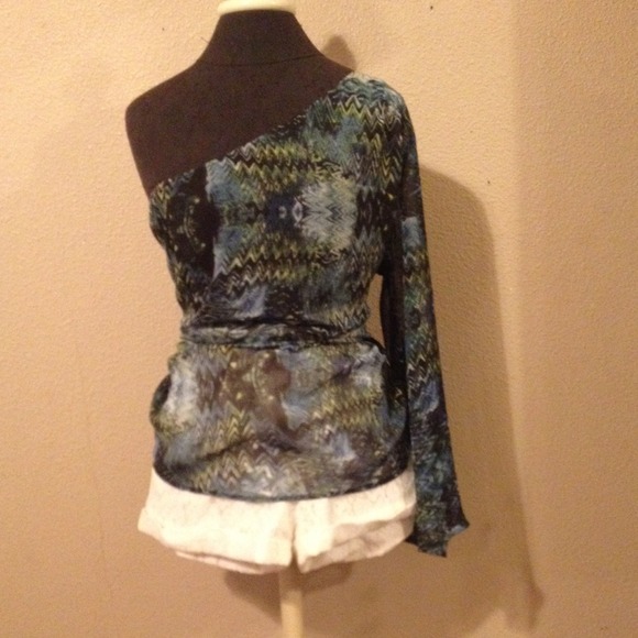 Multi colored sleeveless shirt