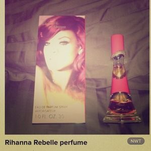 Perfume, pencil liner and bronzer bundle @Sharer