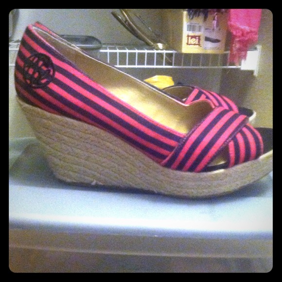 Size 7 Navy and pink wedge heels. - Picture 1 of 3