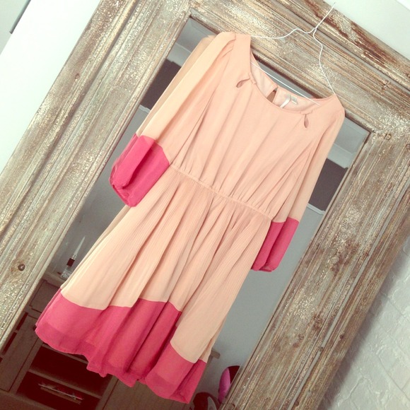 LC Lauren Conrad Dresses & Skirts - 💜BOGO BUNDLE💜Color Block Dress & Navy Dress