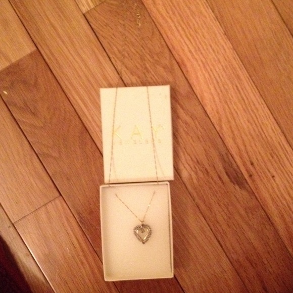 1/2 carat Diamond Pendant - Picture 3 of 4