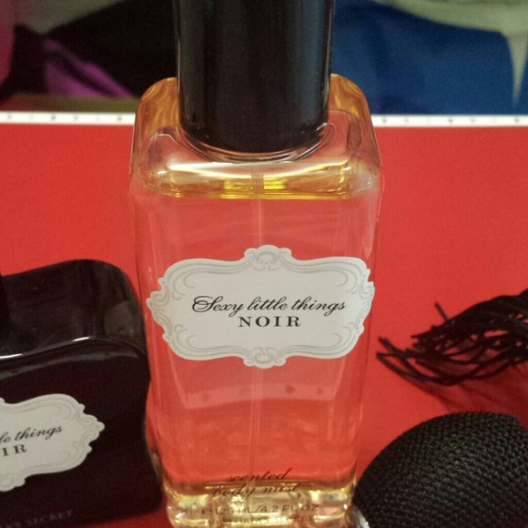 SOLD!! Victoria Secret mist and perfume set - Picture 3 of 3