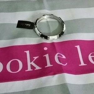 Bangle bracelet