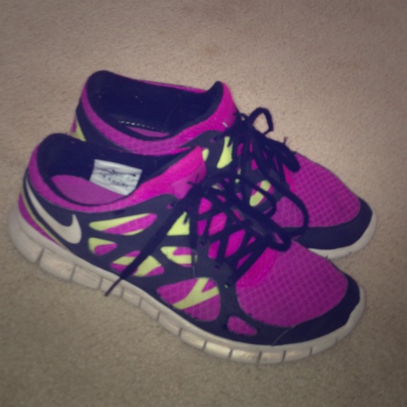 TODAY ONLY $40💥Nike free run 2