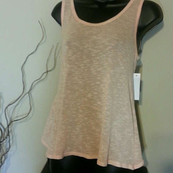 SOLD-Bow back high low tank - Picture 3 of 4