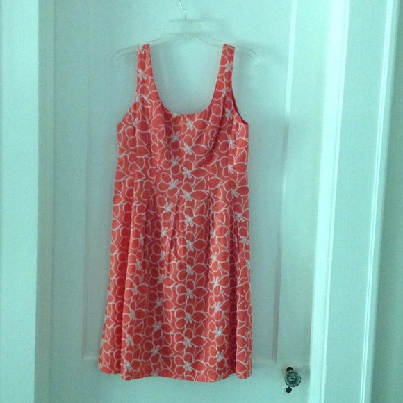 Nine West - gently worn - very flattering, fun!