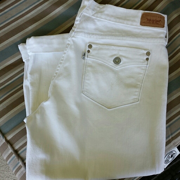 💖💖White LEVI'S Capri jeans
