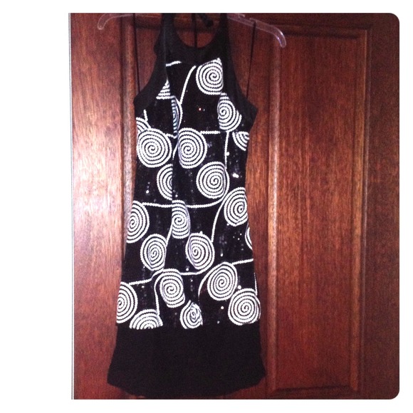 Cache party / semi formal sequin dress