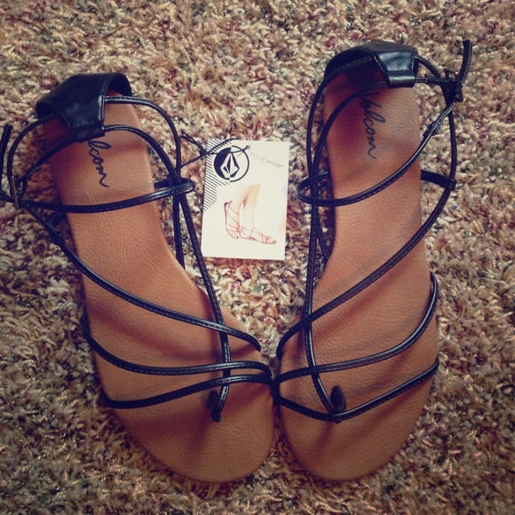Volcom sandals size 9