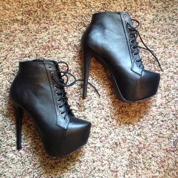 Charlotte Russe lace up booties size 9