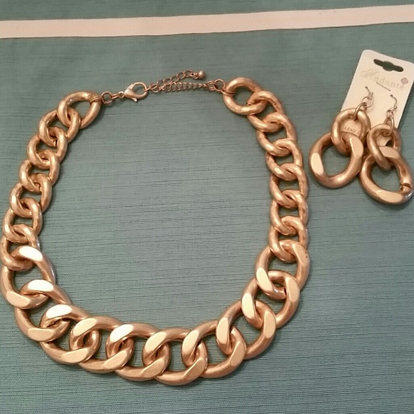 Gold Earring and Neckalace Bundle!