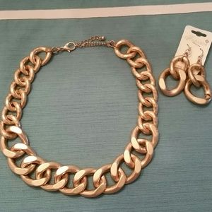 Gold Earring and Neckalace Bundle!