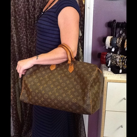 Authentic Vintage Monogram LV Speedy 40 🎄SALE!!🎄 - Picture 2 of 3