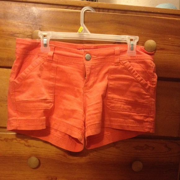 UB peach shorts - Picture 1 of 3