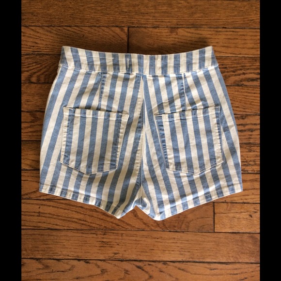 Bullhead Denim Co. Striped High Rise Shorts NWOT - Picture 3 of 4
