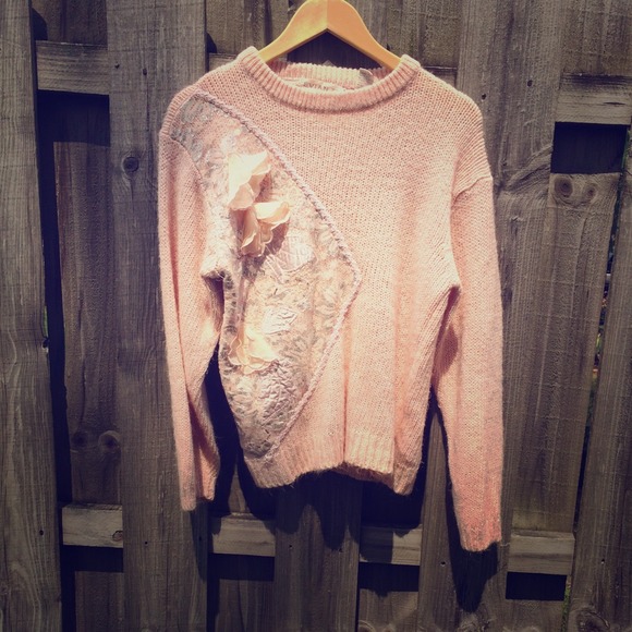 Vintage baby pink silver detailed sweater