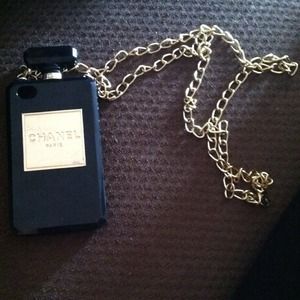 Chanel case for iPhone 4💕