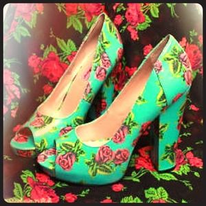 Betsey Johnson Floral Print Peep Toe Shoes