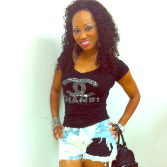 High waist distressed GUESS shorts