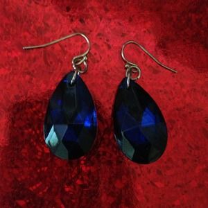 Dangle earrings