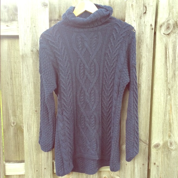 ❌SOLD❌ NWT H&M  turtle neck navy sweater