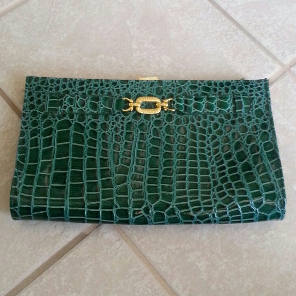 green croc clutch